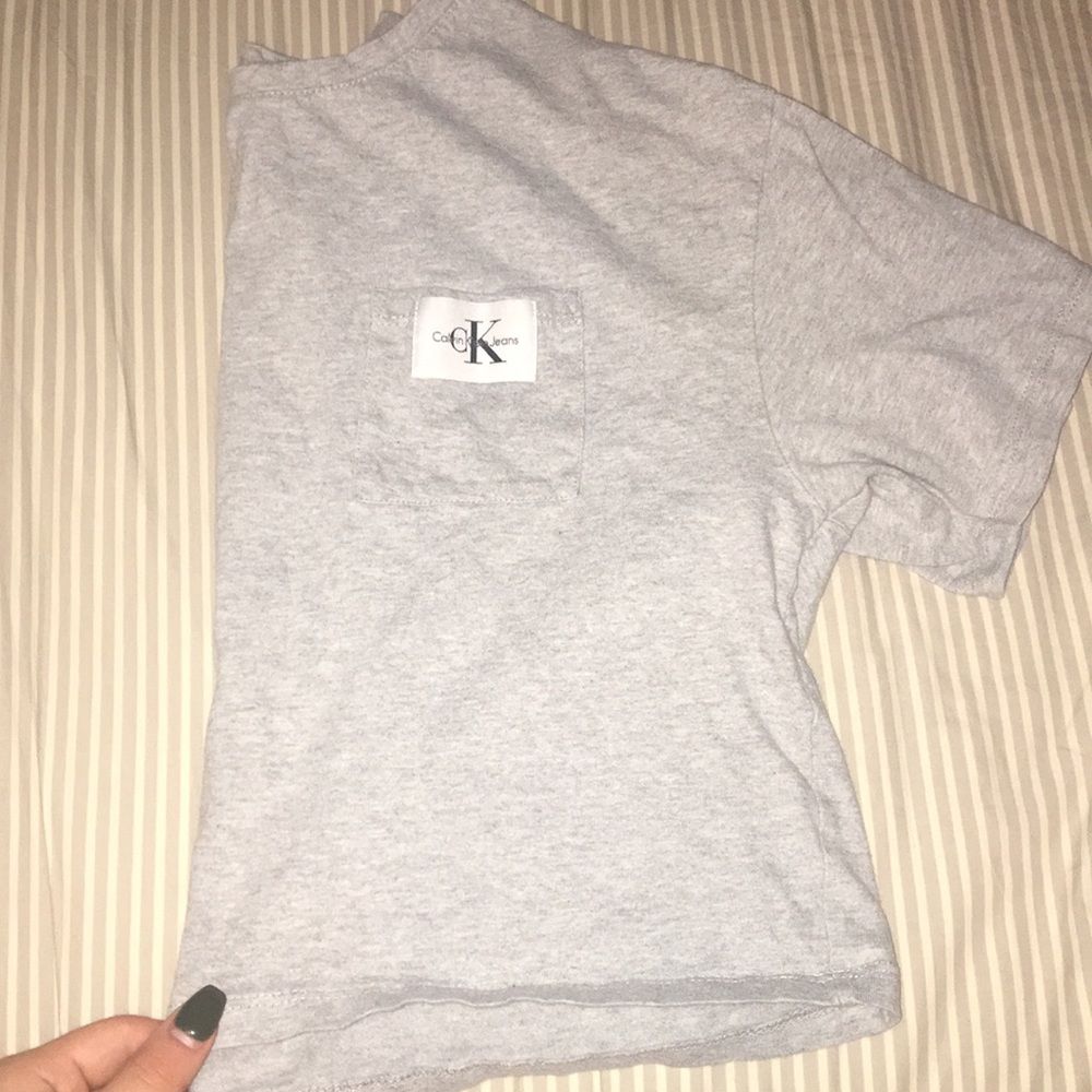 Calvin Klein jeans grey cropped shirt